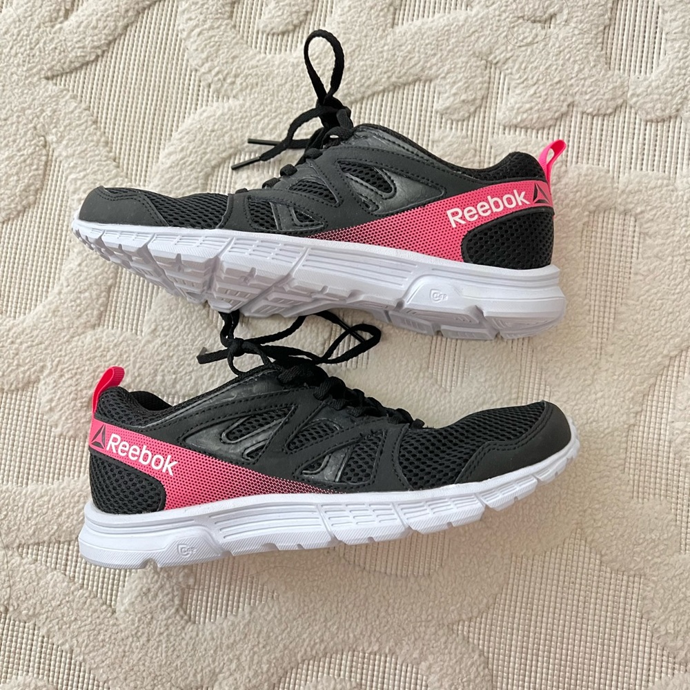 Reebok Womens Black with Pink trims Athletic Sneakers Shoes Size 6.5 Memory Foam